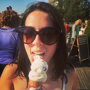 Meet your Posher, Alexandra